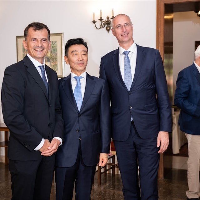 Povodom otvaranja konzulata Koreje u Splitu gradonačelnik se susreo s veleposlanikom i prvim počasnim konzulom