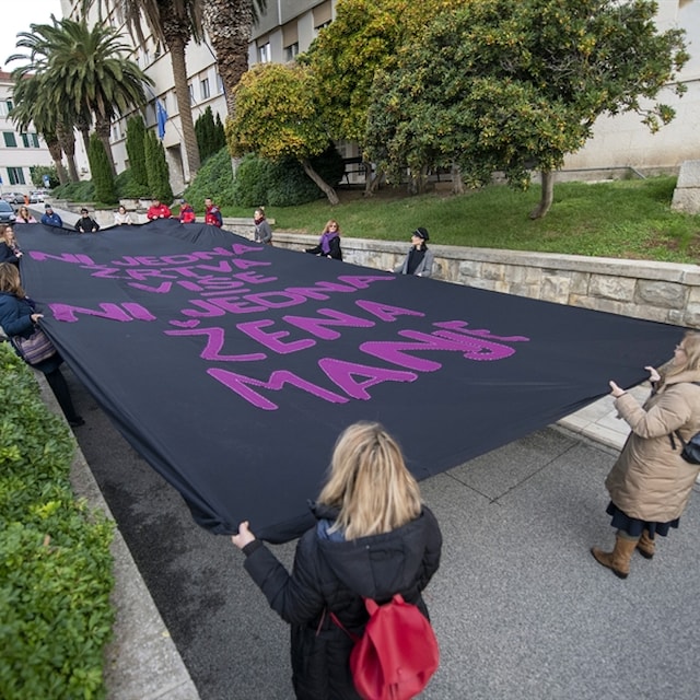 "Ni jedna žrtva više - ni jedna žena manje" - Split poslao snažnu poruku protiv nasilja nad ženama