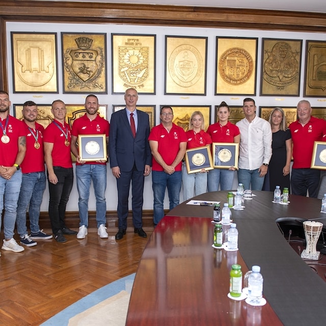 Gradonačelnik Puljak primio osvajače olimpijskih medalja na Ljetnim Olimpijskim igrama gluhih