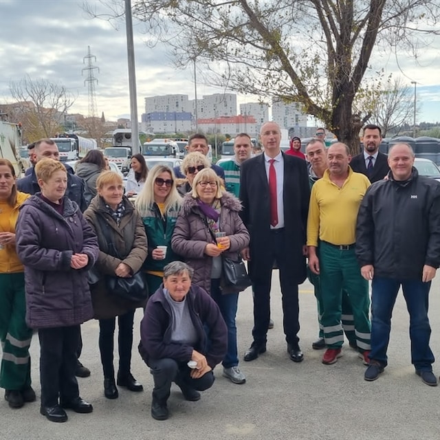 Gradonačelnik Puljak u blagdanskom druženju s djelatnicima „Čistoće“: „Hvala vam na predanom radu za čist i uredan Split.“