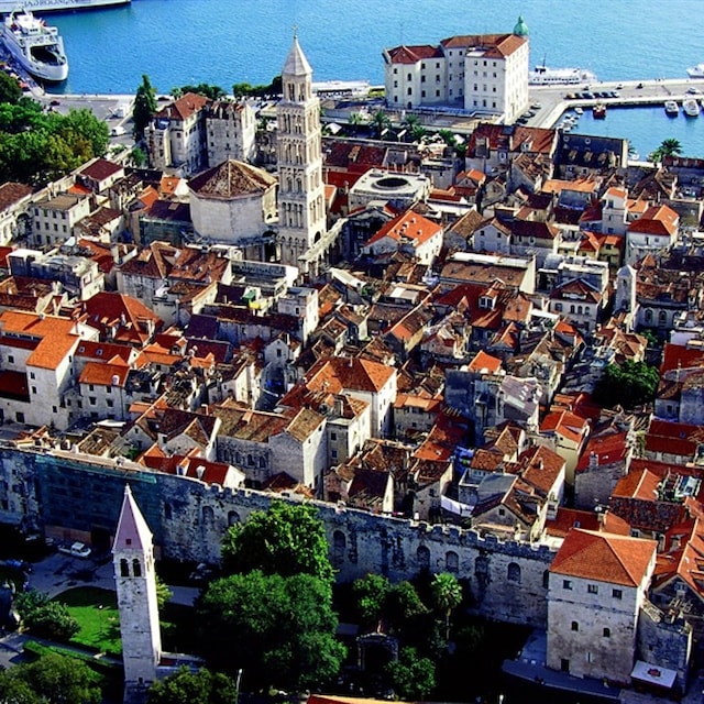 Objavljen Javni poziv za dostavu prijava za dodjelu sredstava za provođenje sanacije i obnove pročelja i krovova građevina na području stare gradske jezgre grada Splita