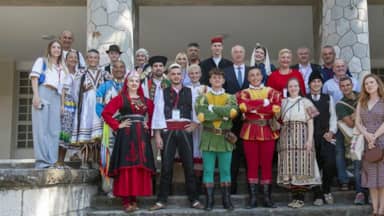 Međunarodni festival folklora: Predstavnici sedam domaćih i inozemnih gostujućih ansambala kod gradonačelnika