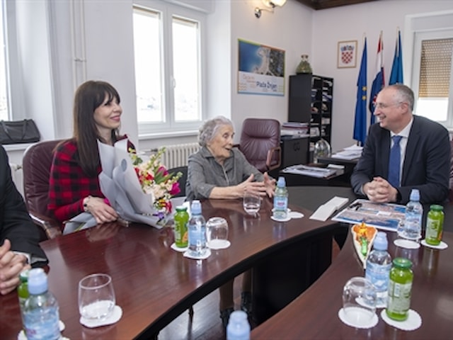 Gospođi Vjeri Andrijić gradonačelnik čestitao stoti rođendan!