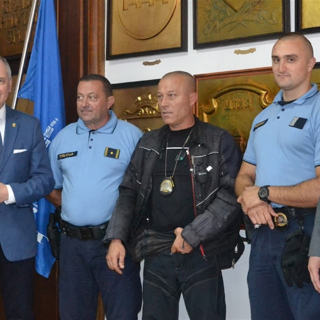 Povodom Dana policije gradonačelnik odlikovao zaslužne policajce