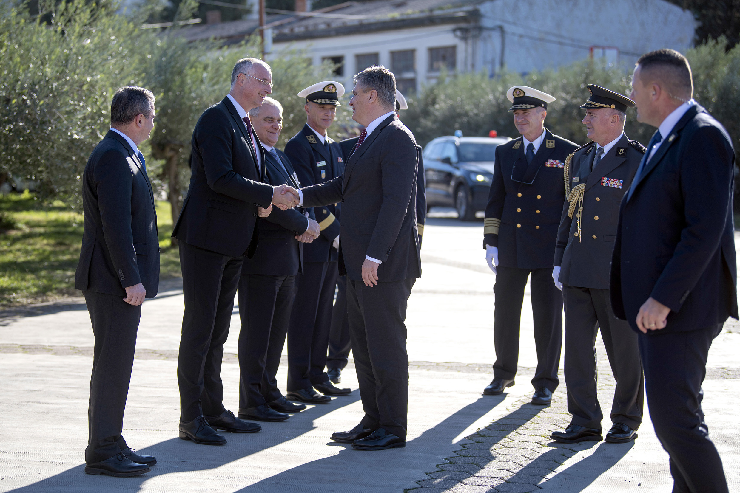 Komodor Dojkić Preuzeo Zapovijedanje Hrvatskom Ratnom Mornaricom - Grad ...