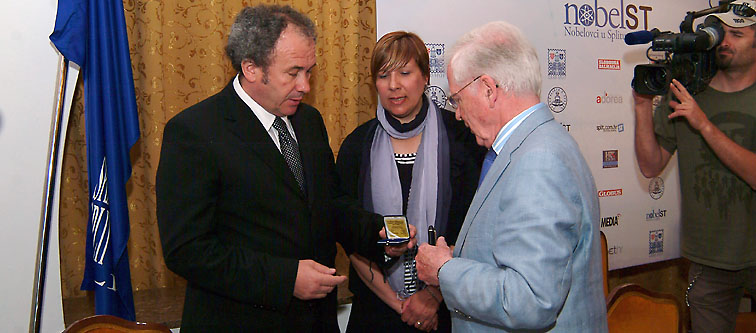 2010_05_26_nobelST.jpg